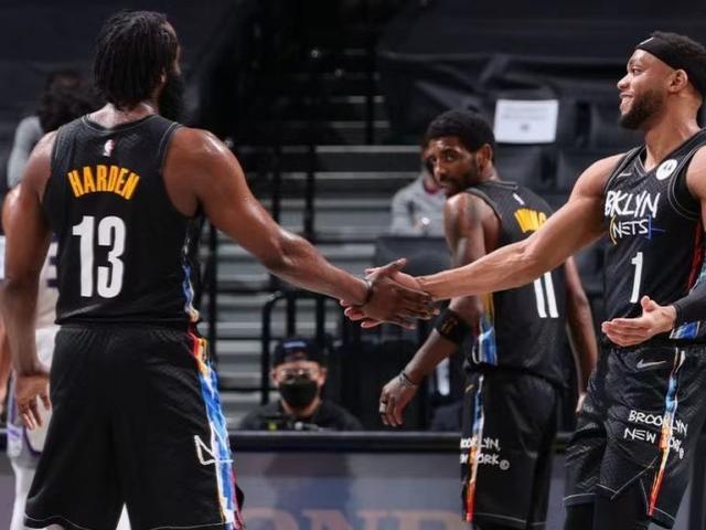 背身接应时 背身接应时